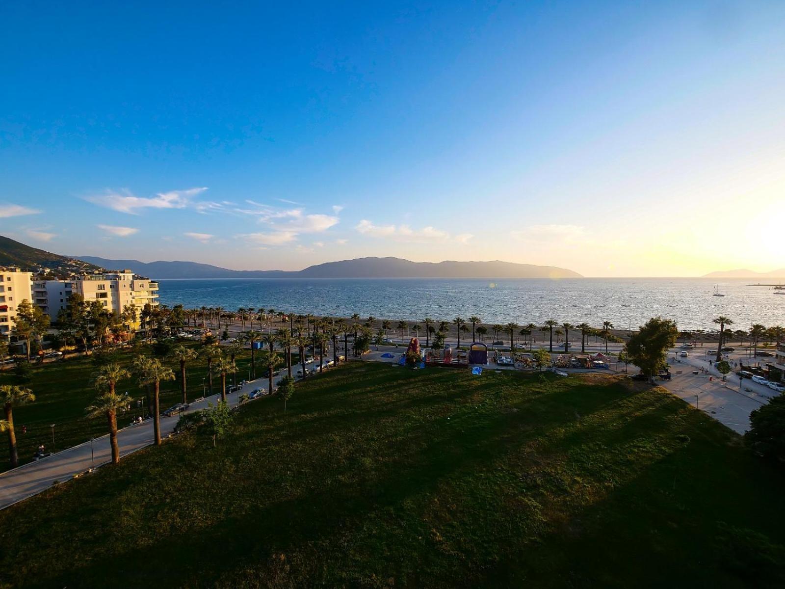 Sea Side Apartment Vlorë Екстериор снимка