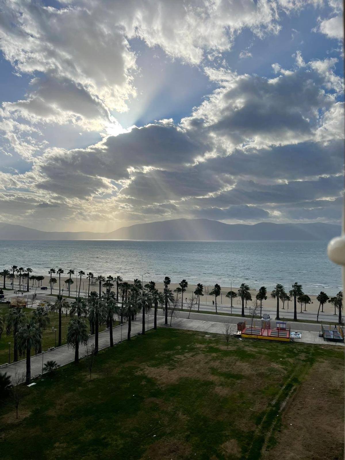 Sea Side Apartment Vlorë Екстериор снимка